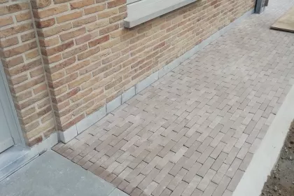 Bigger view of Aanleg van opritten, terrassen en wandelpaden regio Moorsele, Wevelgem, Menen, Kortrijk, Ledegem, Roeselare en Izegem.