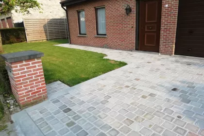 Bigger view of Aanleg van opritten, terrassen en wandelpaden regio Moorsele, Wevelgem, Menen, Kortrijk, Ledegem, Roeselare en Izegem.
